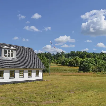 Five-bedroom Holiday In 펜션 *